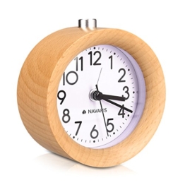 Navaris Analog Holz Wecker mit Snooze - Retro Uhr mit Ziffernblatt Alarm Licht - Leise Vintage Wood Tischuhr ohne Ticken - Naturholz in Hellbraun - 1